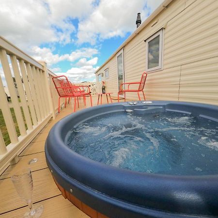 Tattershall Lakes - Hot Tub Breaks Buitenkant foto